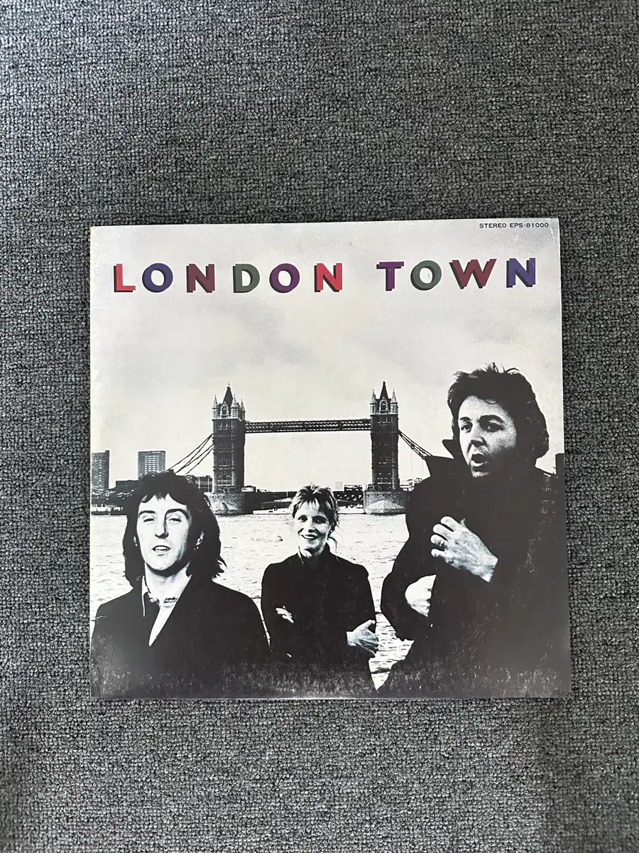 윙스(폴 매카트니) London Town 레코드 팝니다.